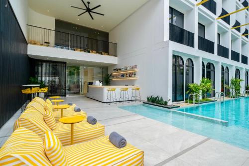 Ratchathewi Hotel | Hotel Bangkokian