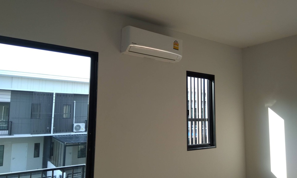 Ban Mai House | House near express way.