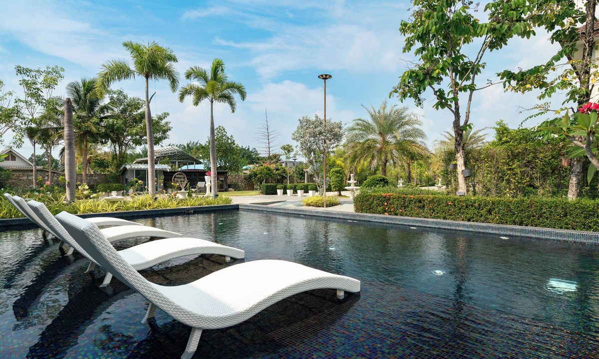 Huai Yai Villa | Huge Pool Villa with Private Lake 4BR/10 Persons