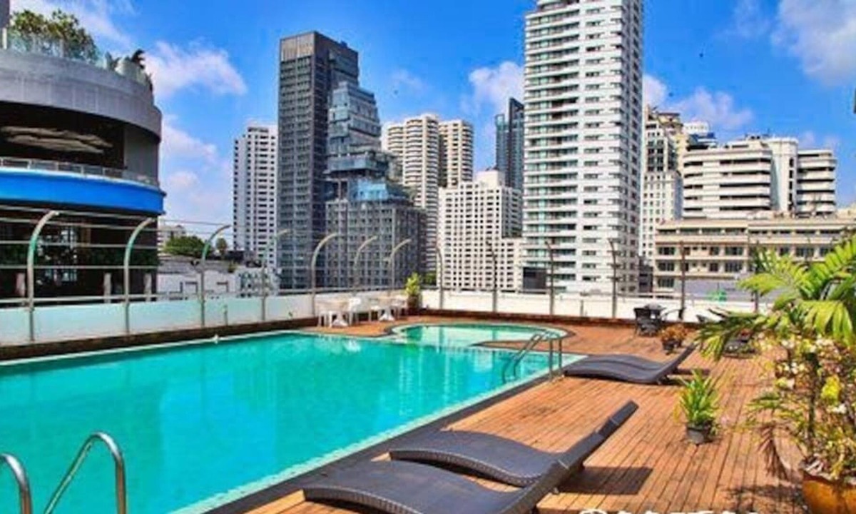 Nana House | JJ SUITES · Large Renov@ted Suite 3BDR/6 Per, Nightlife Soi 11