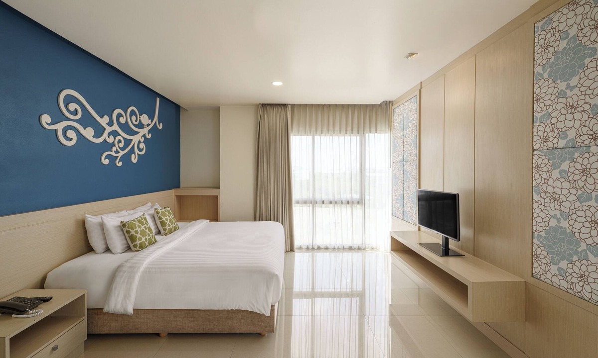 Krathum Baen Hotel | Jolly Suites Petkasem