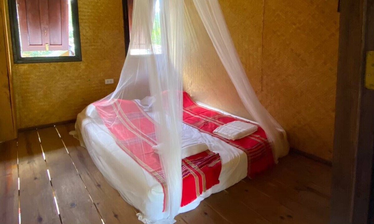 Wat Chan Hotel | Karen Hill Tribe Lodge