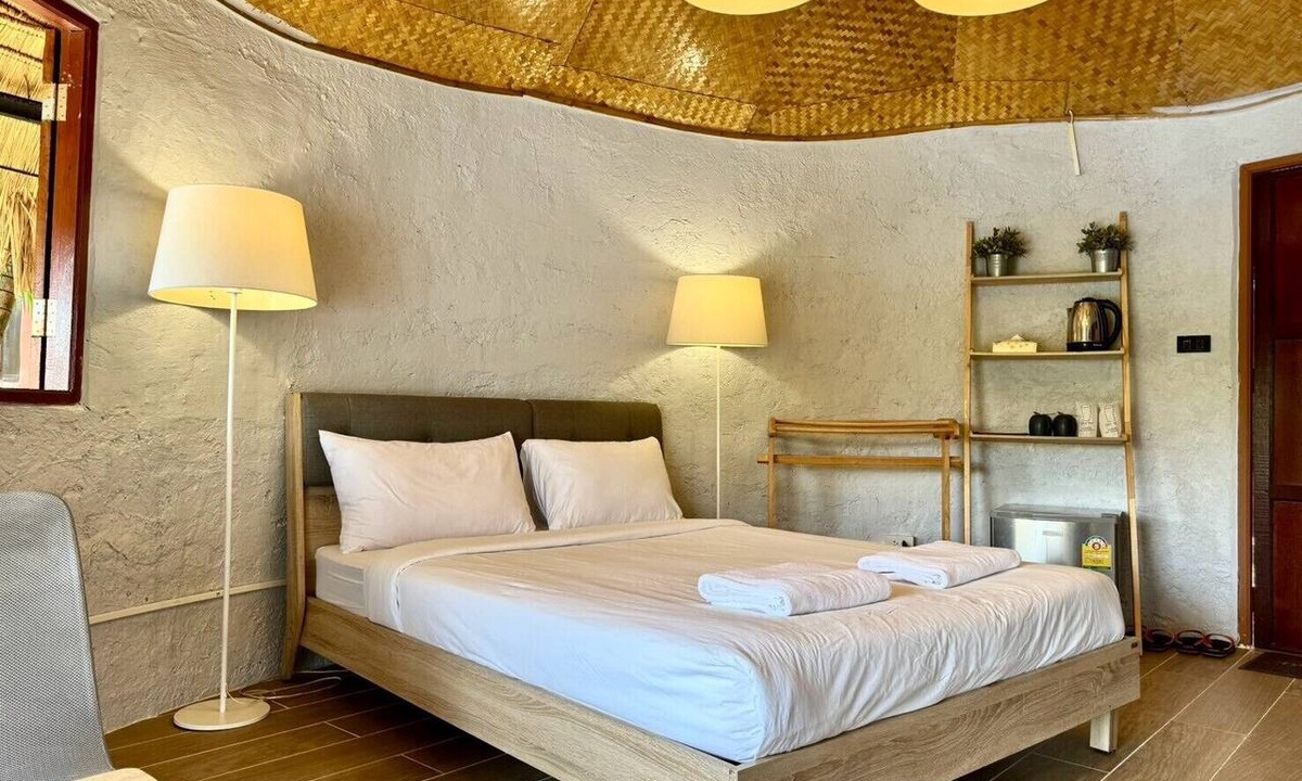 Khanong Phra Hotel | Khao Yai Lake Hill Resort