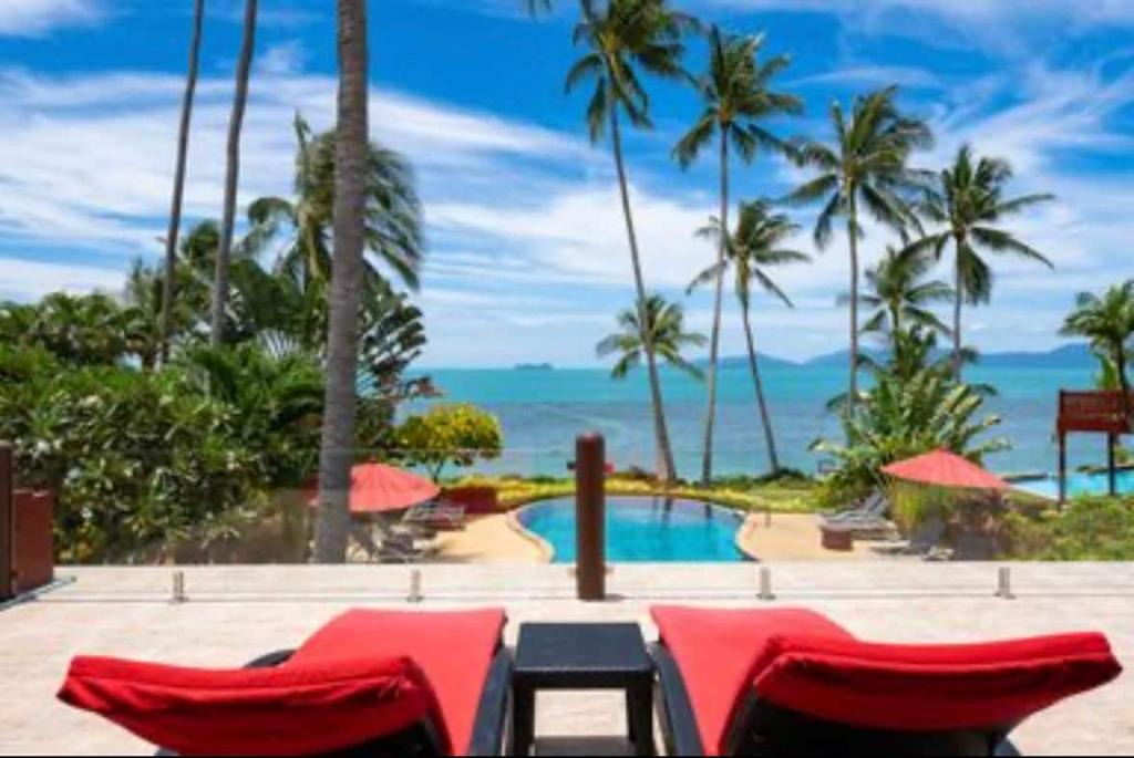 Bang Po Villa | KohSamui Maenam beachfront villa Thai style