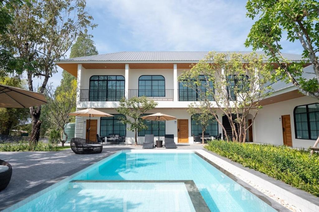 Pak Khat Hotel | Kwang x Yao Café, Resort & Pool Villa
