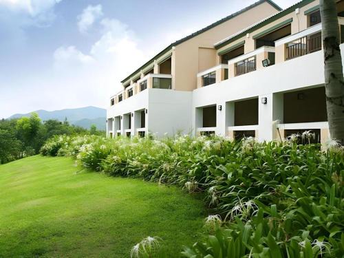 Sam Phraya Hotel | Lake View Hotel And Golf Club