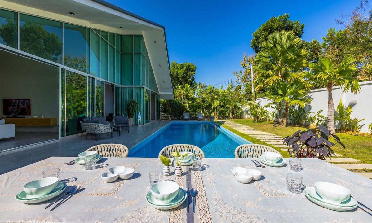 Hua Hin Villa | Large Private Pool Villa with 7 Bedrooms (7B)