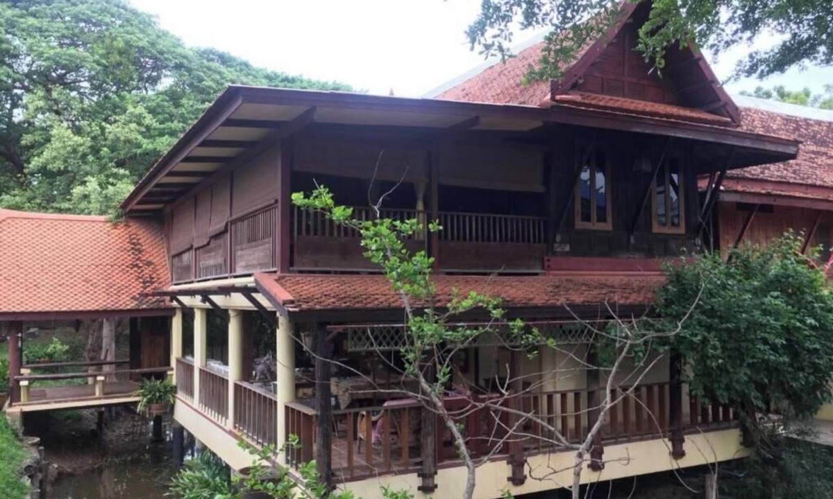 Bang Pa-in Hotel | Luang Chumni Village