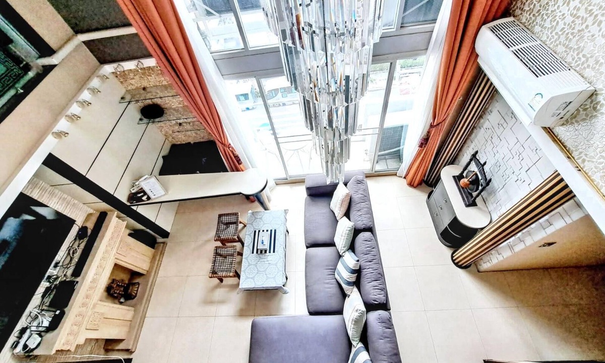 Khlong Toei Nuea Condo | Luxurious 5-Bedroom Condo in Central Bangkok with Rooftop Pool