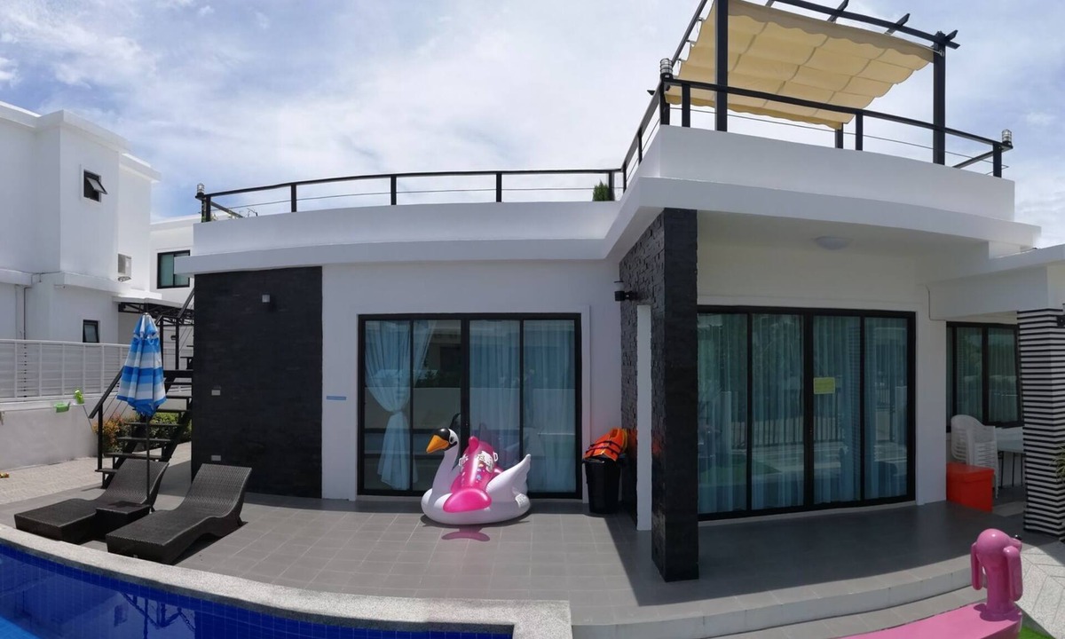 Hua Hin House | Luxury 2 BR villa with ensuite bathroom