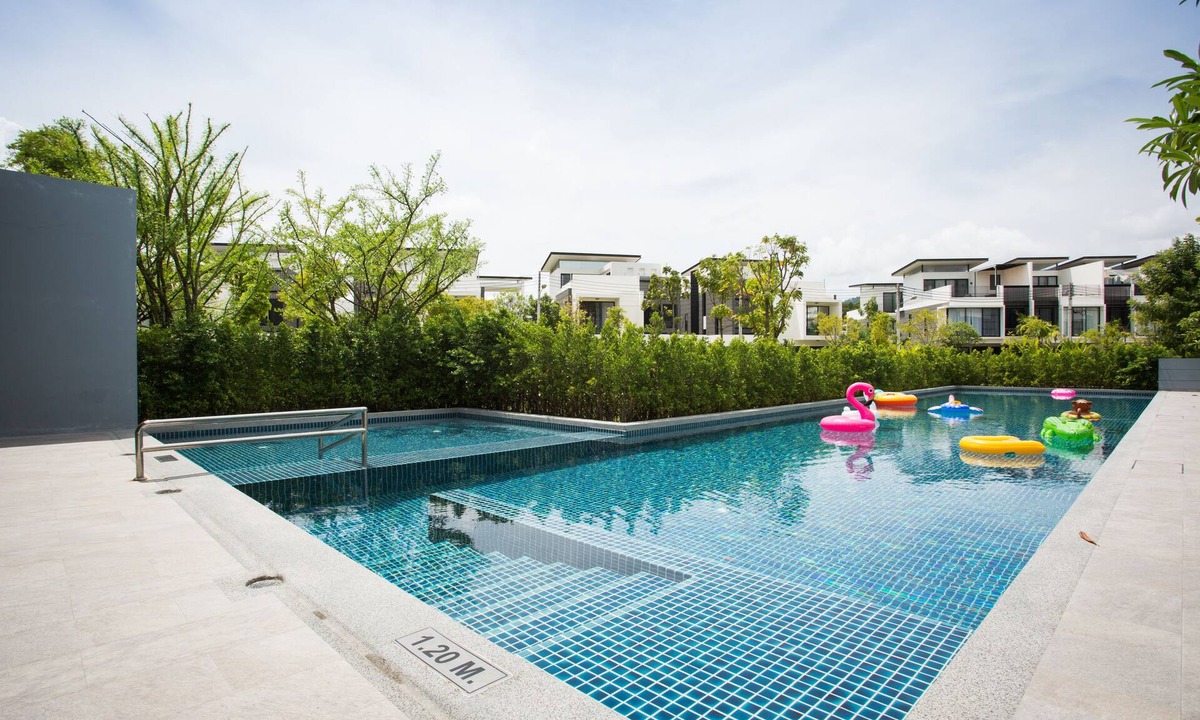 Br Laguna Park Townhome | Laguna