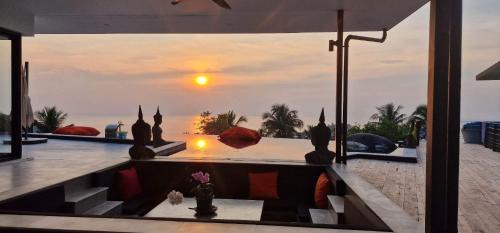 Ko Pha-ngan Villa | Luxury 5 bedroom villa Infinity pool Sea view