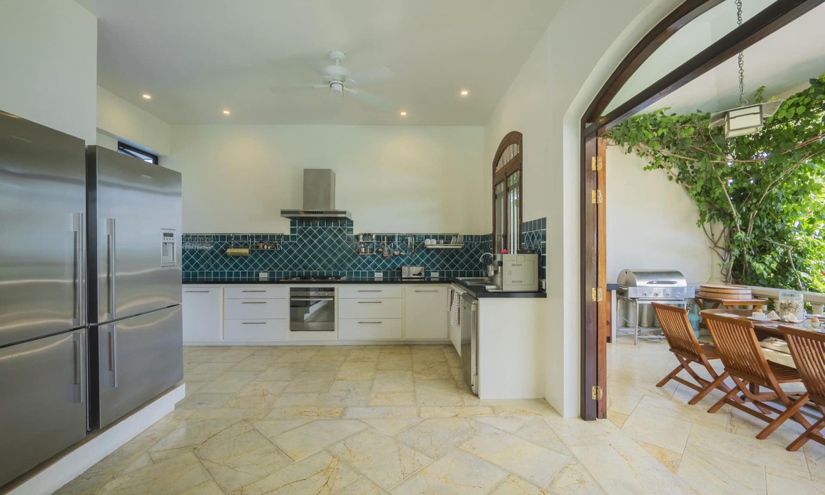 Wichit Villa | Luxury Beach Front Noble House Villa