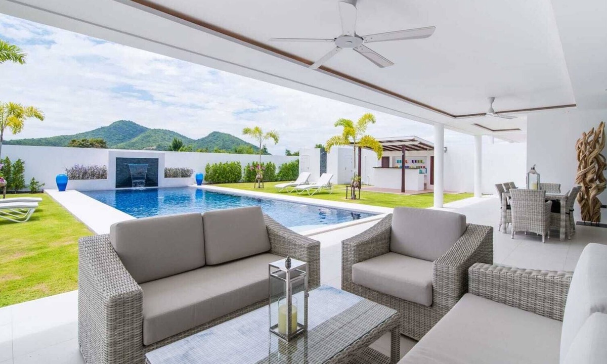 Hua Hin Villa | Luxury Modern 4 Bedroom Pool! (FH108)