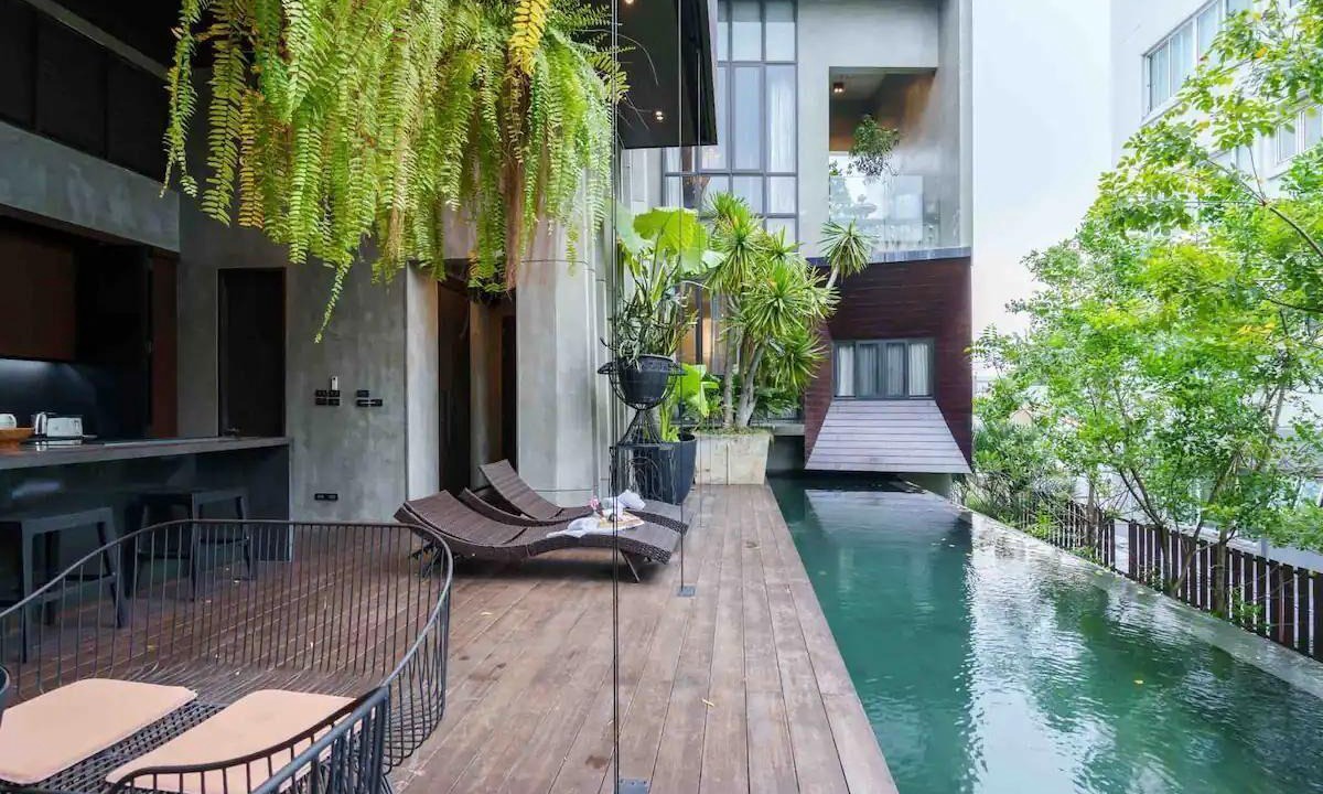 Sukhumvit Villa | Luxury Pool Villa with Jacuzzi & Lift by Thonglor