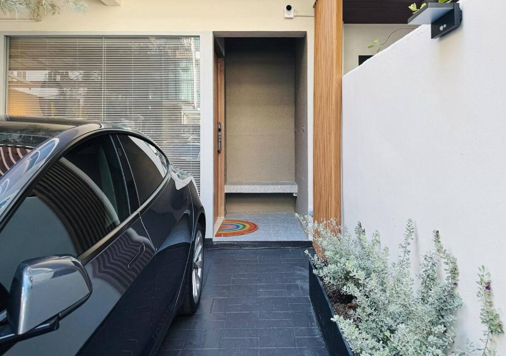 Phaya Thai Villa | Middle Haus 3BR Home Near BTS Ari, Bangkok