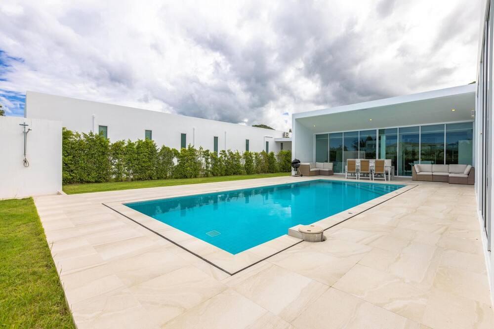 Khao Tao Villa | Modern 4 Bedroom Pool Villa (PMKH-A6)