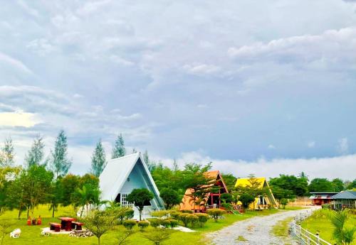 Noen Maprang Cabin | Mountain Deer Resort & Camping