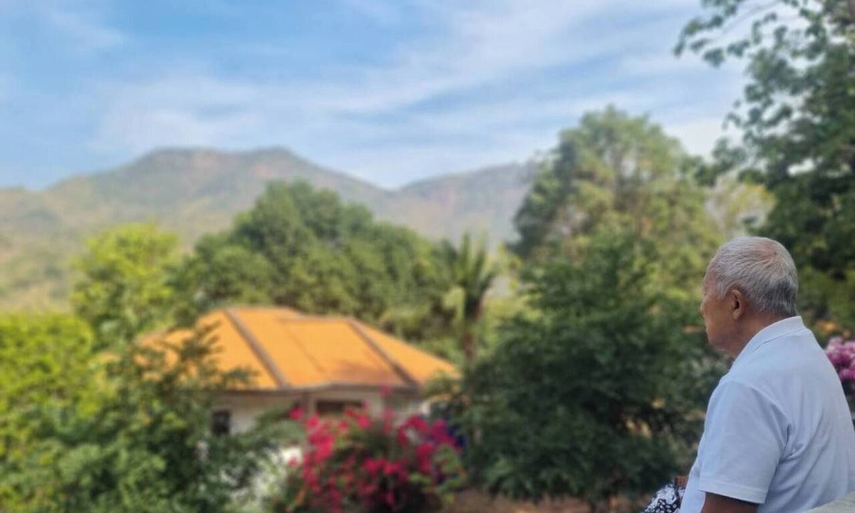 Phetchaburi House | Mountain Front Family Home Big Balcony For 4 Rare Birds, Bikes