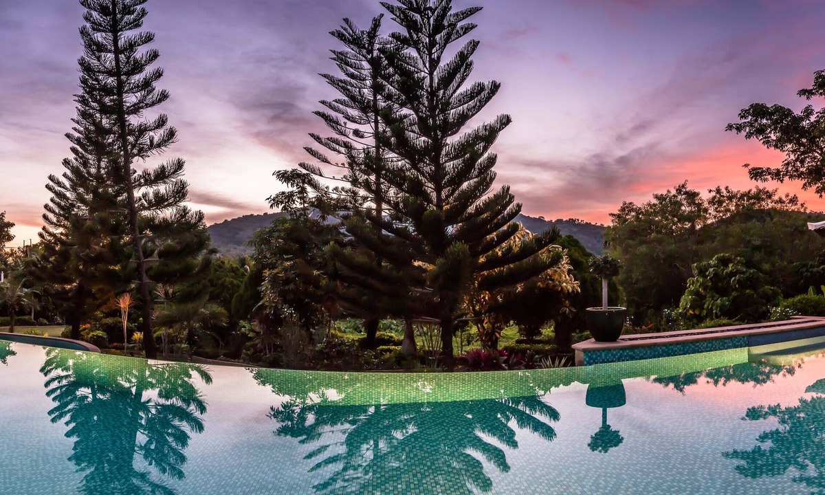 Rawai Villa | NAI HARN BEACH - Outstanding 6 Bedroom Pool Villa
