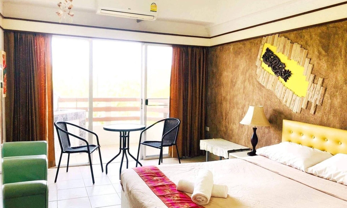 Rayong Apartment | Near beach