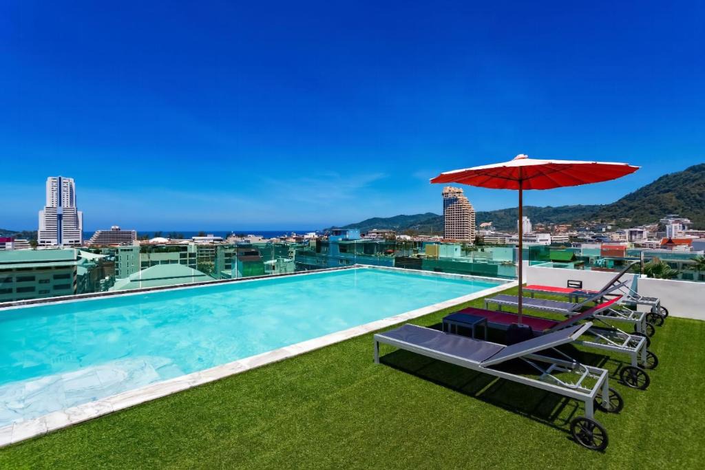 Patong Hotel | Neon Patong
