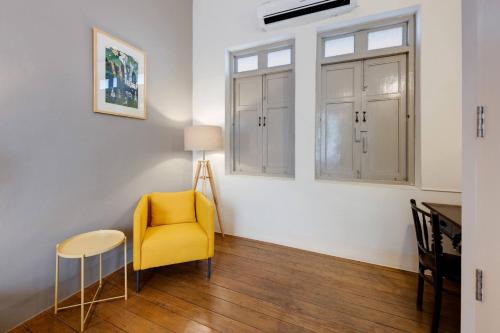 Si Phraya House | Non Inn The Post and Barber 3 Bedroom Riverside Shophouse with King and Twin Rooms