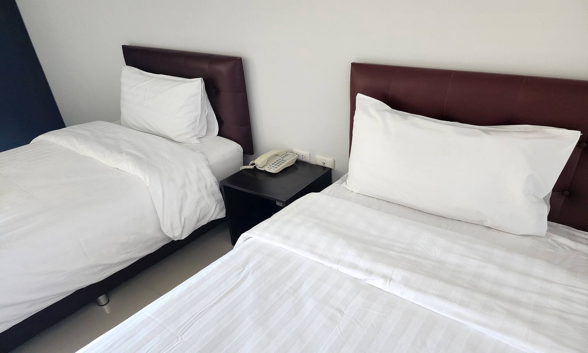 Ban Lam Rua Taek Hotel | One Residence