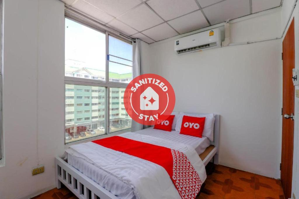 Bang Kapi Hotel | OYO 550 Happyland Guesthouse