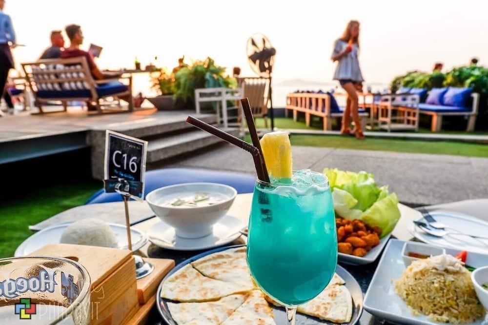 Bang Lamung Apartment | Paradise Ocean View Beach Front Condominium In Pattaya