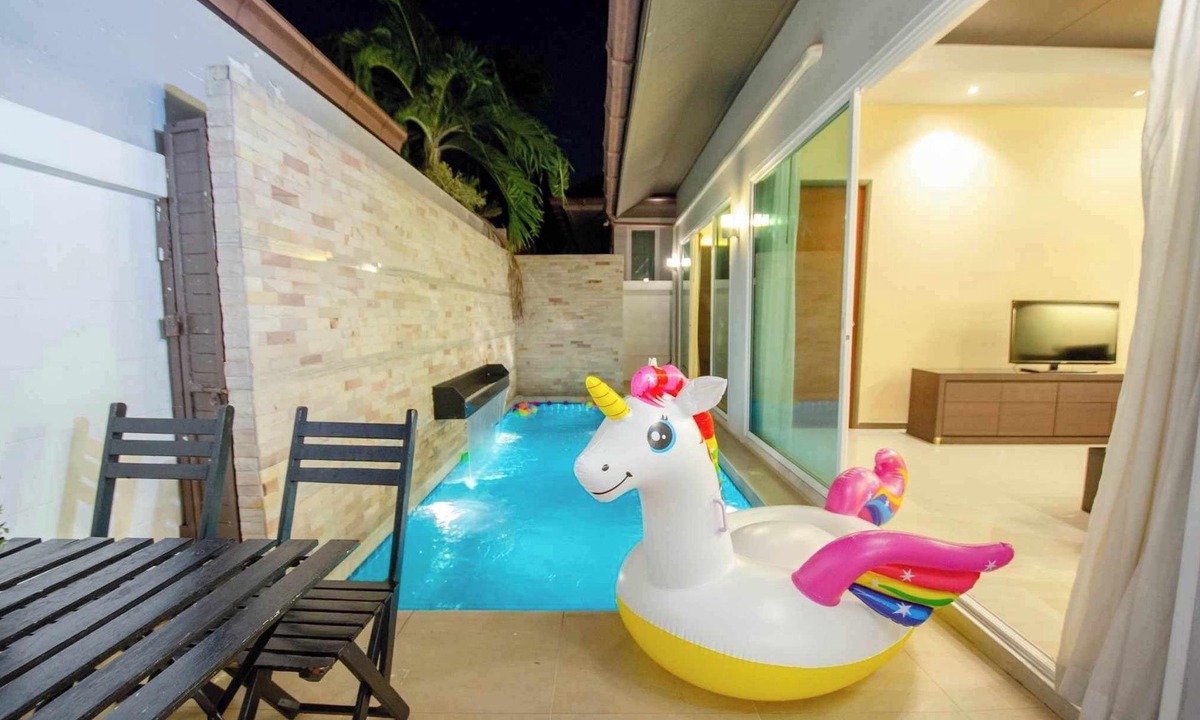 Na Kluea Villa | pattaya pool villa 4 bedrooms