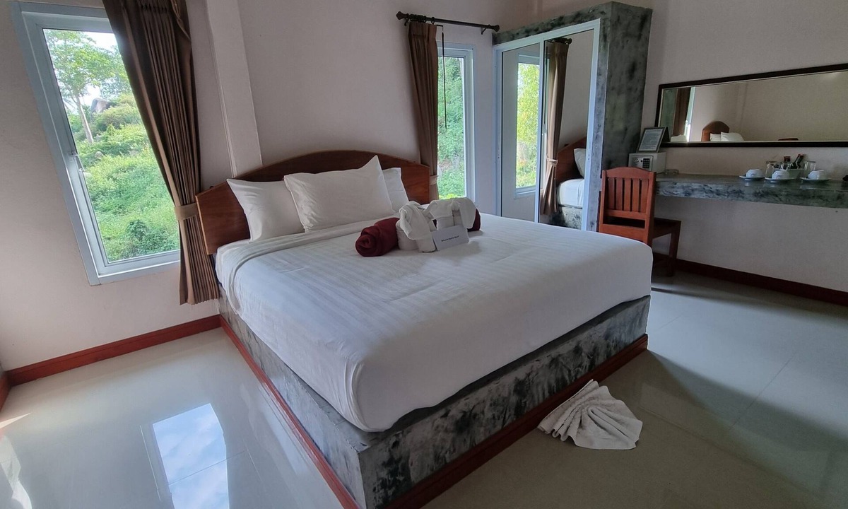Hua Thanon Resort | PawPaw Resort