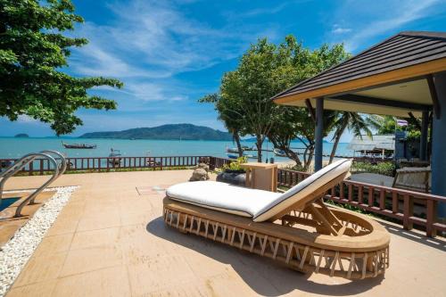 Rawai Villa | Pool Villa Rawai Seaside Bliss Beach view 3BR