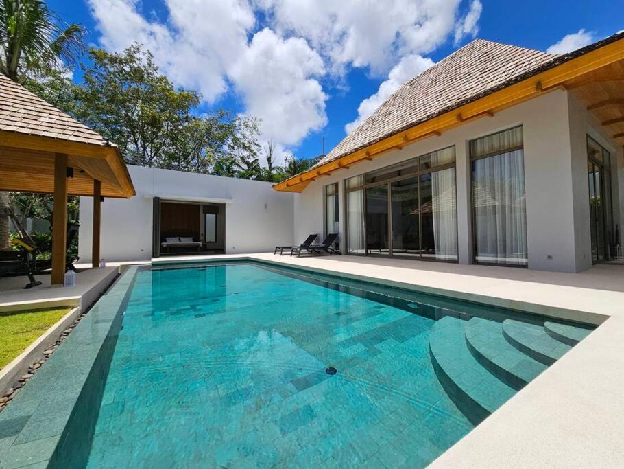 Thep Kasattri Villa | Private pool villa 3 Bed, 3 Bath near airport