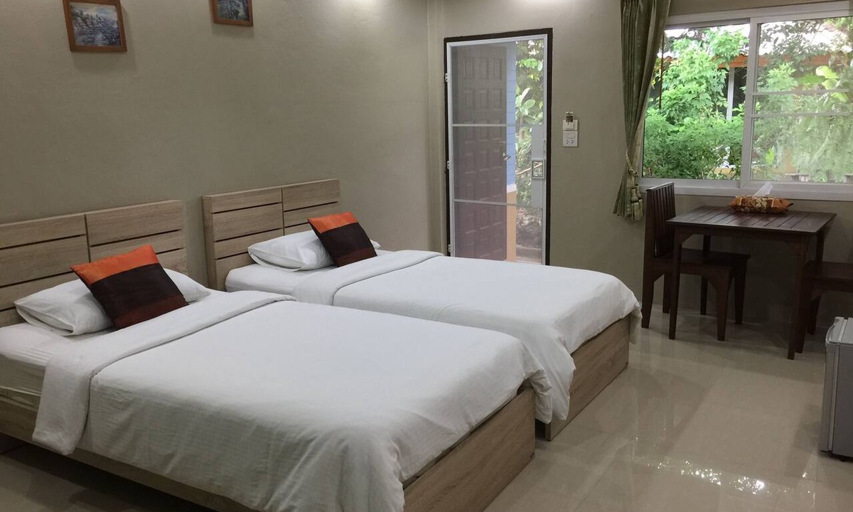 Lumphli Hotel | Q Zone Boutique