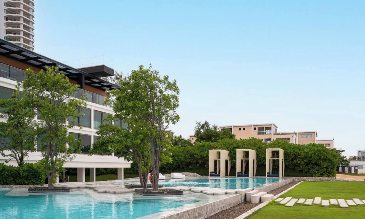 Na Chom Thian Apartment | Quiet Sea View Condo | Gym + King Bed | 1min to Private Beach