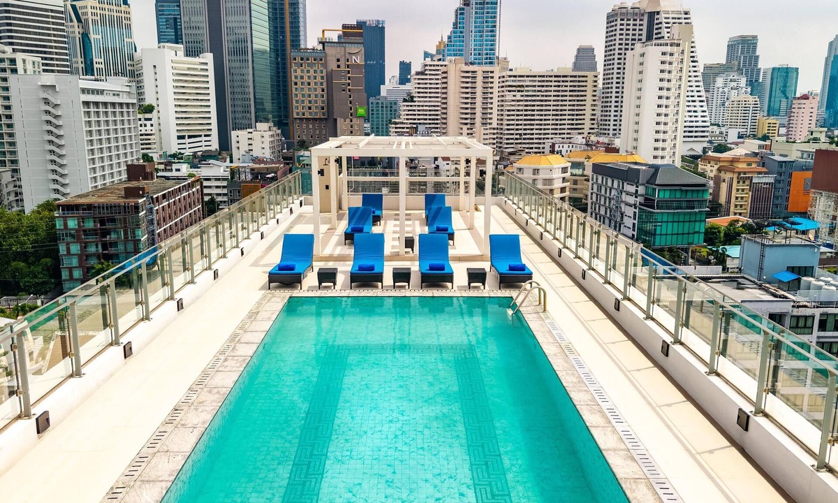 Ploenchit Hotel | Radisson Hotel Chateau de Bangkok
