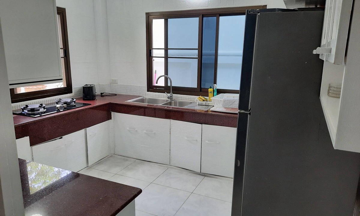 Ban Saiyuan Villa | RAWAI, amazing vacation villa, POOL, GARDEN,ideal for relax