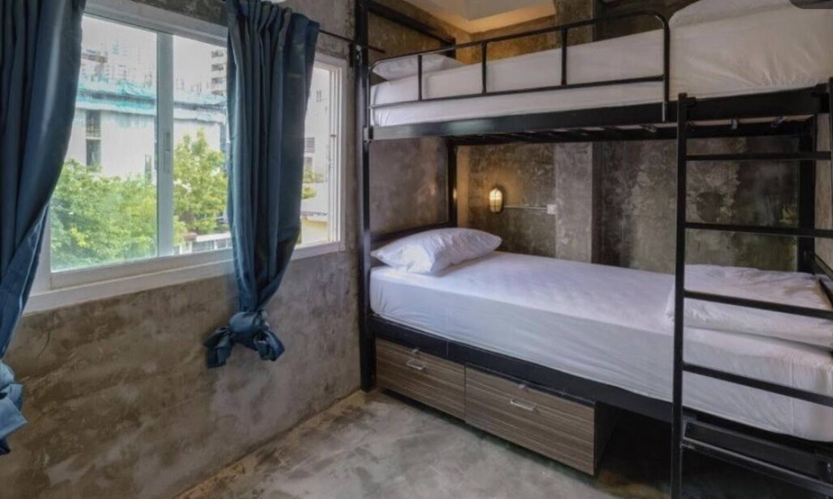 Asoke Hostel | Revolution Bangkok Asoke
