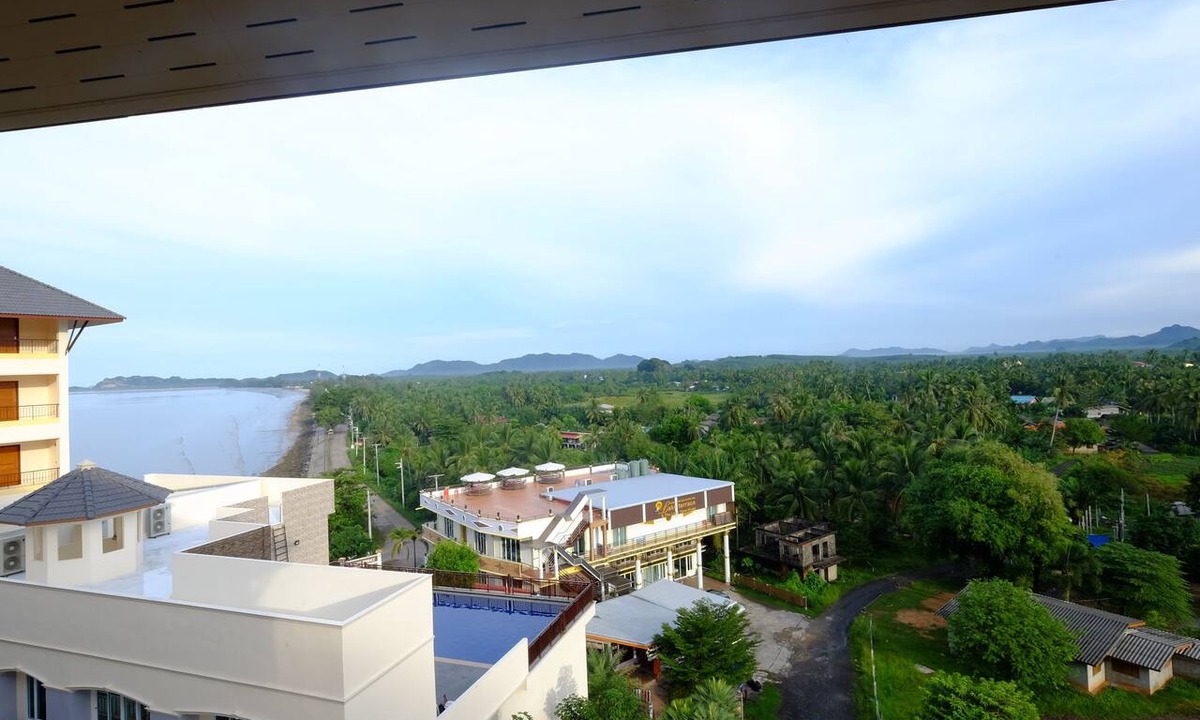 Pak Nam Hotel | Royal Hill Satun Hotel