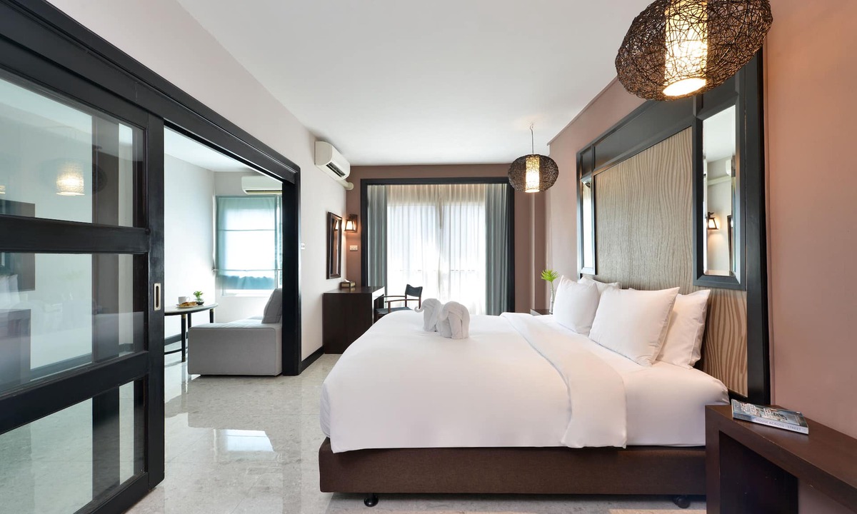 Ratchathewi Hotel | Royal View Resort