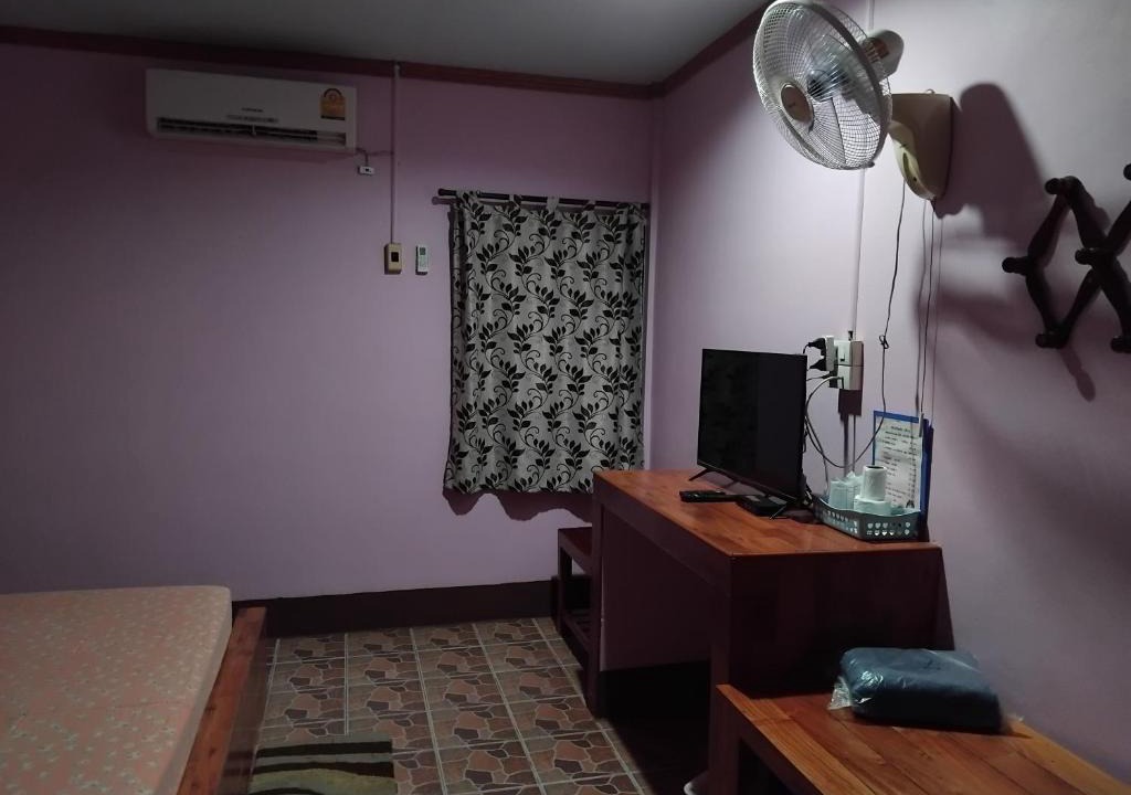 Buriram Hostel | Saran Resort room 5