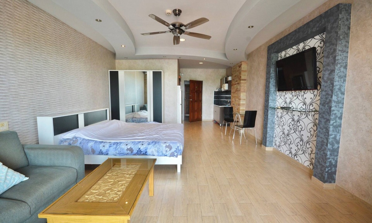 Jomtien Apartment | Sea-View Studio with Large Balcony - Bright and Spacious