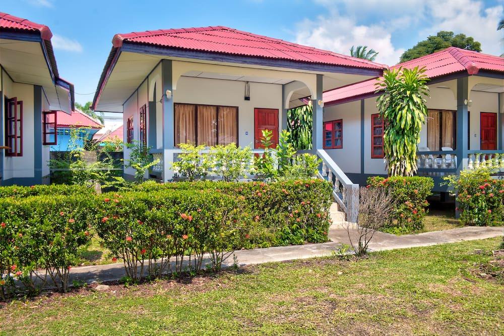 Na Thon House | Secluded Beach Bungalow with Kitchen & Wifi