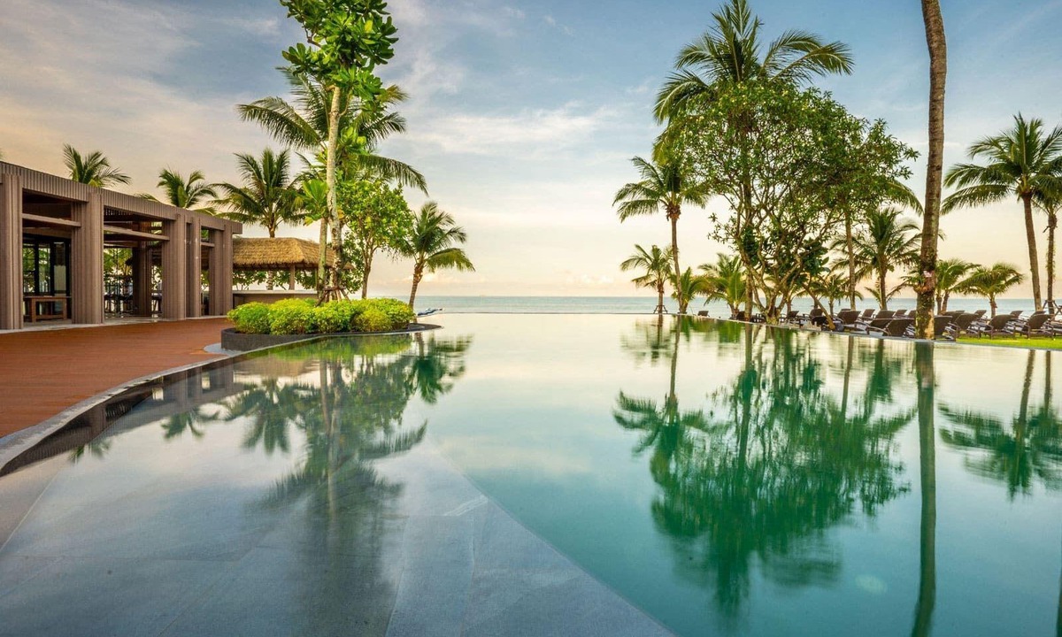 Khuekkhak Resort | (SHA+)Double room Seaside with Pool access Beach front(S05)