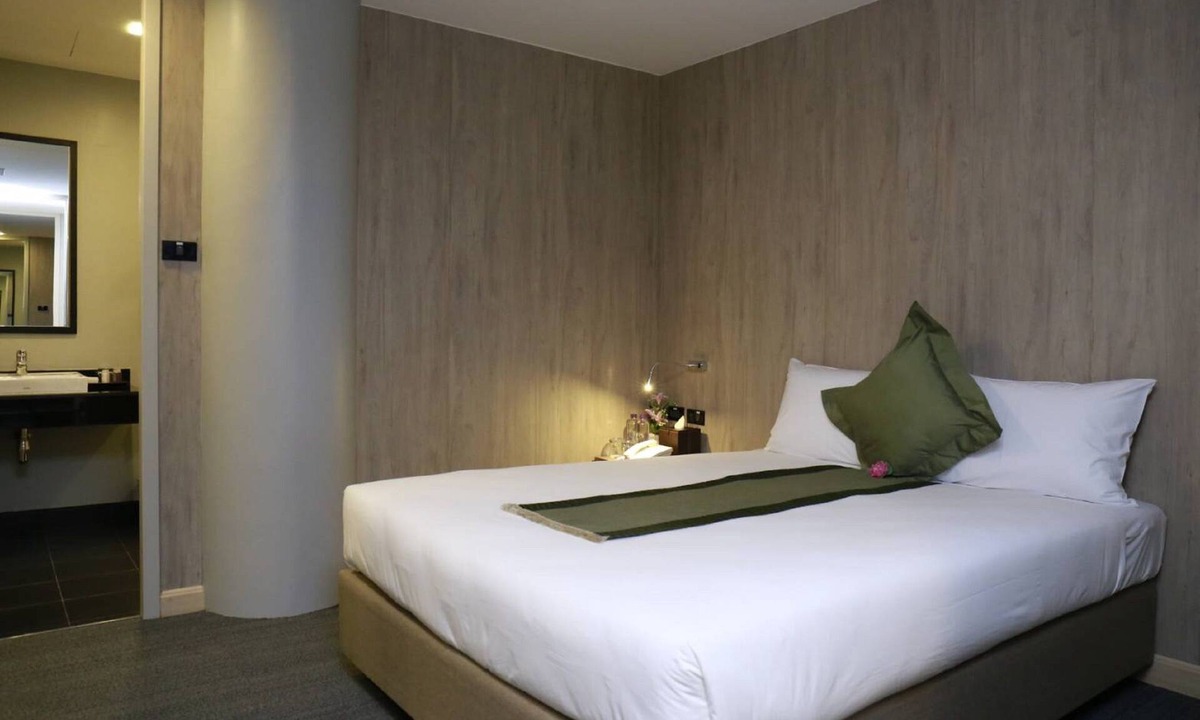 Don Muang Hotel | Sleep Box by Miracle