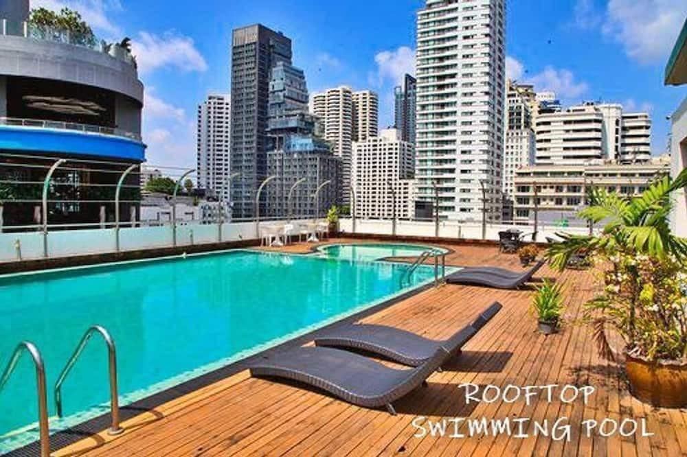 Nana Apartment | Spacious Newly Renovated 3BDR/6pax Soi 11 BTS NANA
