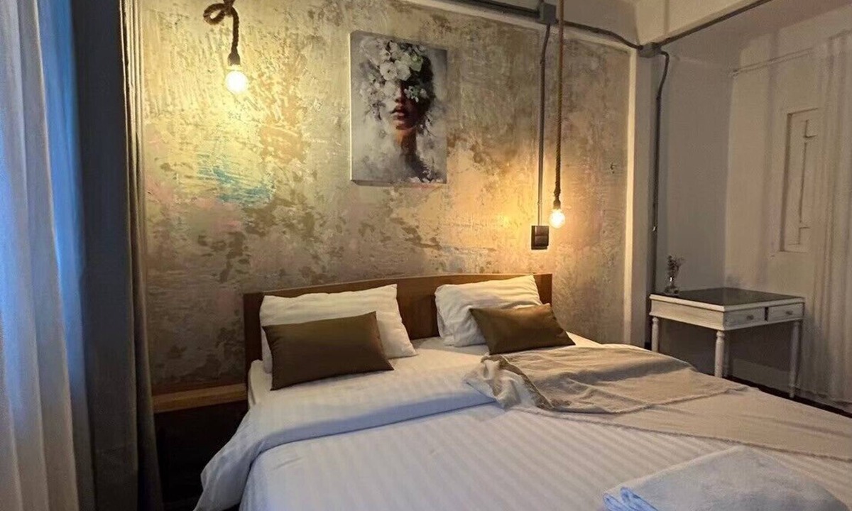 Phra Khanong Nuea House | Spacious 4-bedroom townhome in lovely Prakanong Wattana with WiFi, AC.