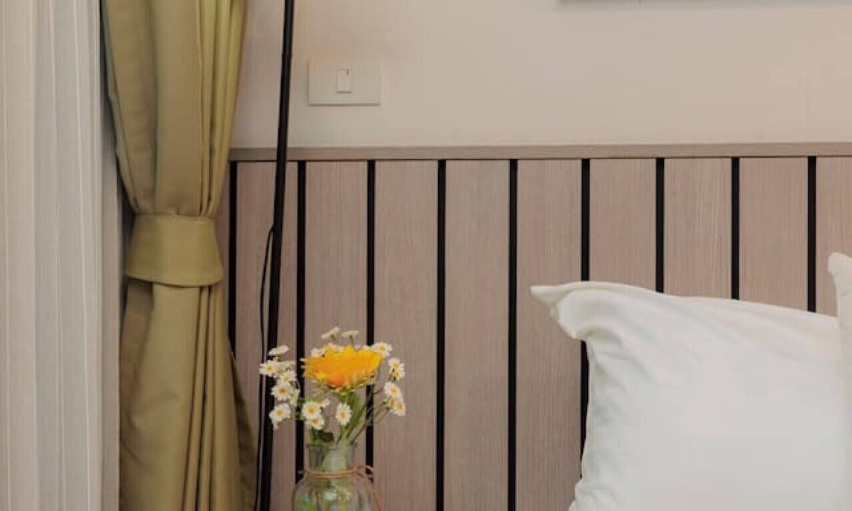 Nimman Apartment | Spacious Studio with Balcony in Nimman Soi 15 | Pool, Gym & Washer
