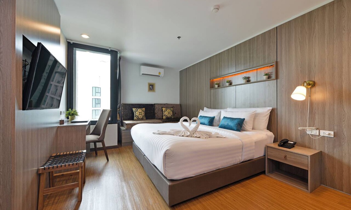 Phra Khanong Nuea Hotel | StayAt Bedever Bangkok Hotel